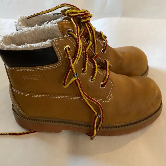payless waterproof shoes
